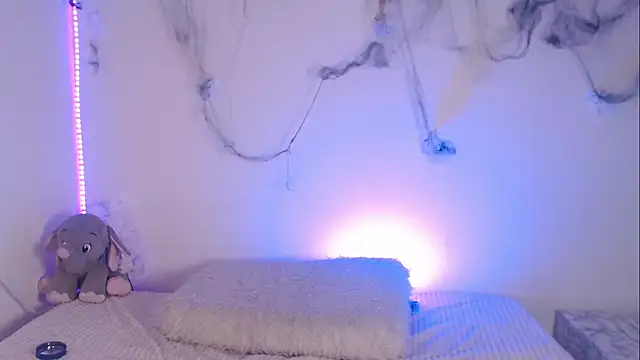 Lia  1 online show from 10.22.25