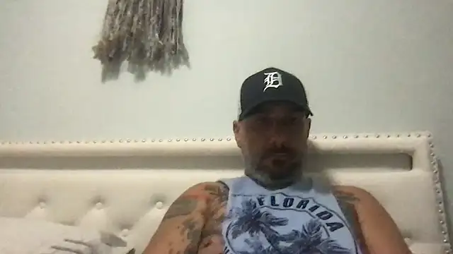 Snapshot of tattedNitalian chatting on 11.02.25 tattedNitalian online show from 11.02.25