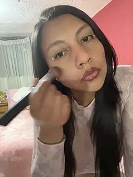 Snapshot of Bamby_milflatina chatting on 09.18.25 Bamby milflatina online show from 09.18.25