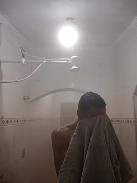 Snapshot of lacoste12 chatting on 11.05.25 lacoste12 online show from 11.05.25