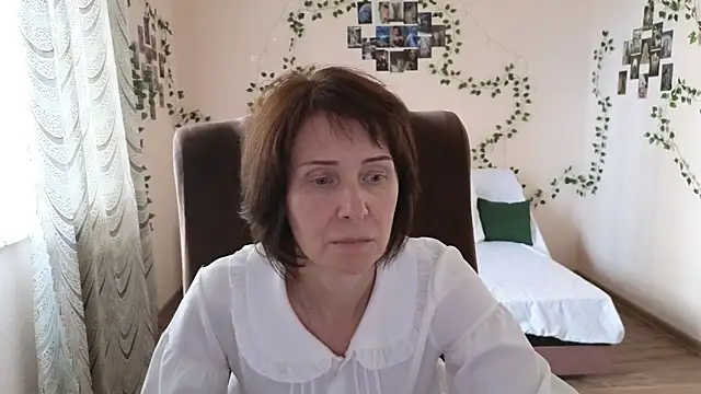 Lia Tito online show from 09.19.25