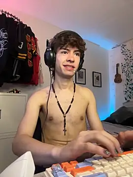 Snapshot of Tonerii chatting on 09.16.25 Tonerii online show from 09.16.25