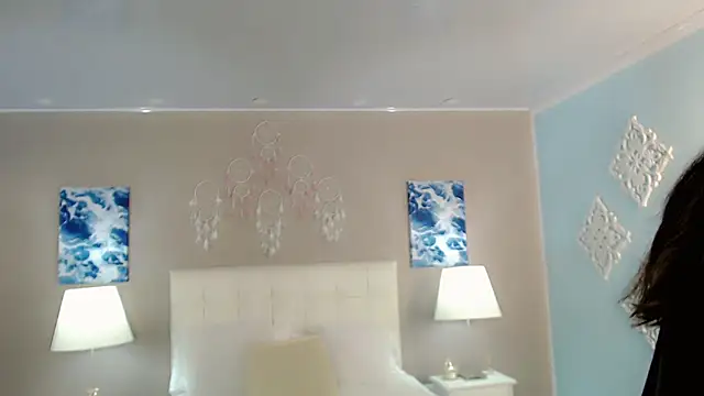 Snapshot of maddissonivanova chatting on 10.22.25 maddissonivanova online show from 10.22.25