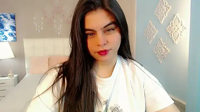 Snapshot of maddissonivanova chatting on 11.26.25 maddissonivanova online show from 11.26.25