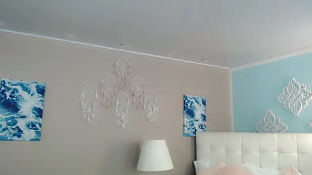 Snapshot of maddissonivanova chatting on 01.09.26 maddissonivanova online show from 01.09.26