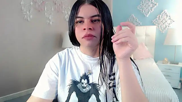 Snapshot of maddissonivanova chatting on 01.11.26 maddissonivanova online show from 01.11.26