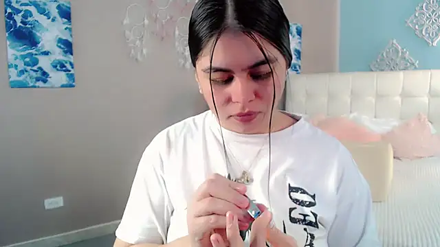 Snapshot of maddissonivanova chatting on 01.13.26 maddissonivanova online show from 01.13.26