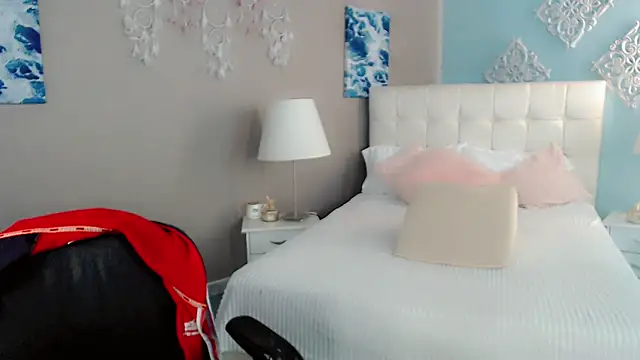 Snapshot of maddissonivanova chatting on 01.15.26 maddissonivanova online show from 01.15.26