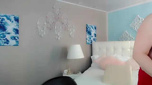 Snapshot of maddissonivanova chatting on 01.17.26 maddissonivanova online show from 01.17.26