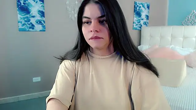 Snapshot of maddissonivanova chatting on 01.18.26 maddissonivanova online show from 01.18.26