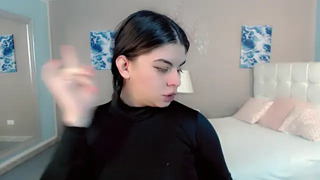 Snapshot of maddissonivanova chatting on 02.02.26 maddissonivanova online show from 02.02.26