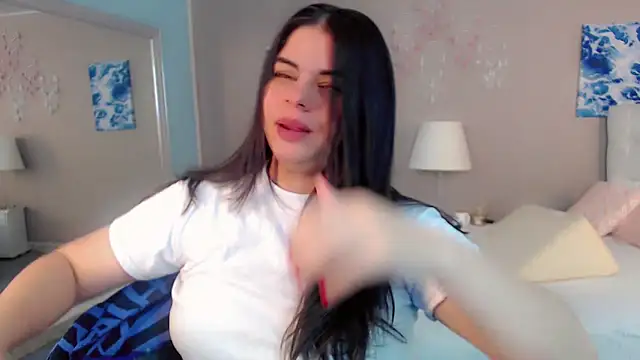 Snapshot of maddissonivanova chatting on 02.12.26 maddissonivanova online show from 02.12.26