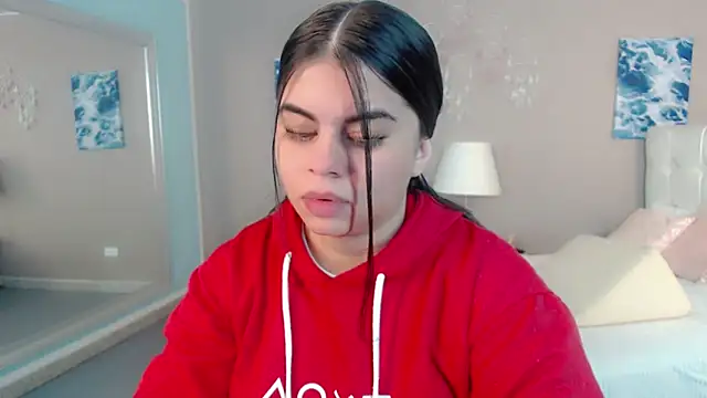 Snapshot of maddissonivanova chatting on 02.17.26 maddissonivanova online show from 02.17.26