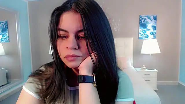 Snapshot of maddissonivanova chatting on 02.18.26 maddissonivanova online show from 02.18.26