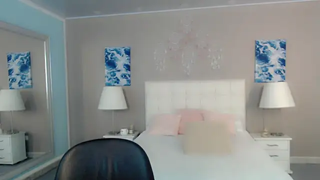 Snapshot of maddissonivanova chatting on 02.19.26 maddissonivanova online show from 02.19.26