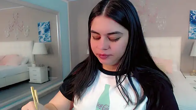 Snapshot of maddissonivanova chatting on 02.20.26 maddissonivanova online show from 02.20.26