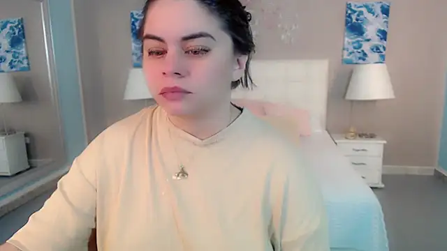 Snapshot of maddissonivanova chatting on 02.22.26 maddissonivanova online show from 02.22.26