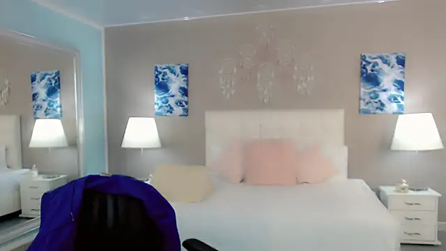 Snapshot of maddissonivanova chatting on 02.25.26 maddissonivanova online show from 02.25.26