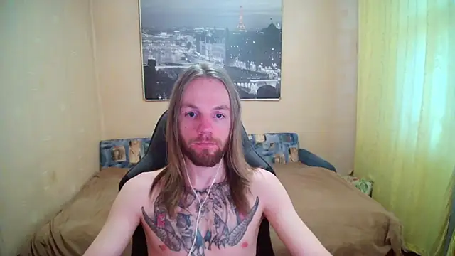 Snapshot of AdamDickens chatting on 06.11.26 AdamDickens online show from 06.11.26