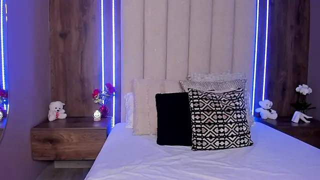 LucySalvatore  online show from 03.20.26