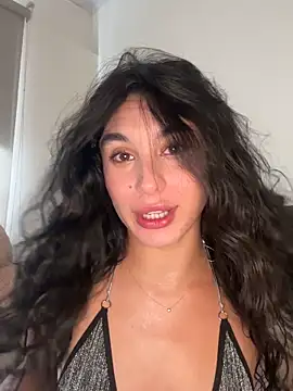 Snapshot of MonicaSalvatore chatting on 11.03.25 MonicaSalvatore online show from 11.03.25