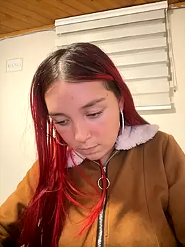 Snapshot of Karen18_boobs chatting on 10.30.25 Karen18 boobs online show from 10.30.25