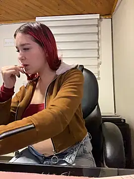 Snapshot of Karen18_boobs chatting on 11.07.25 Karen18 boobs online show from 11.07.25