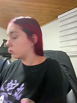 Snapshot of Karen18_boobs chatting on 11.15.25 Karen18 boobs online show from 11.15.25