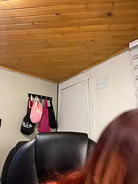 Karen18 boobs online show from 02.27.26