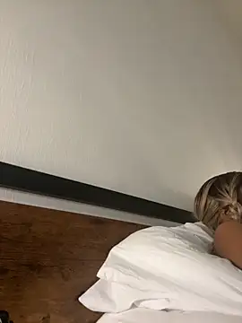 Snapshot of iriebusty chatting on 11.09.25 iriebusty online show from 11.09.25