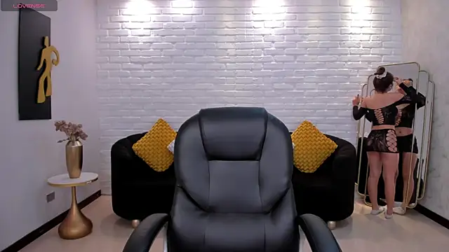 IbizaJacobs online show from 12.18.25