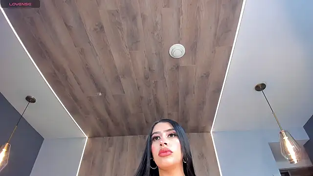 Snapshot of LeahLombardi_ chatting on 11.27.25 LeahLombardi online show from 11.27.25