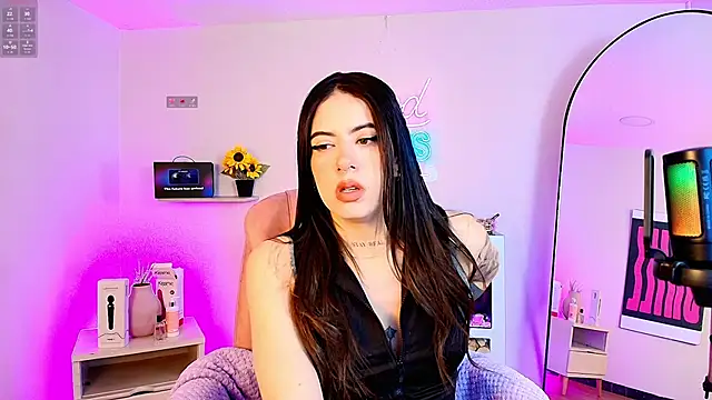 Alice Vixen online show from 05.13.26