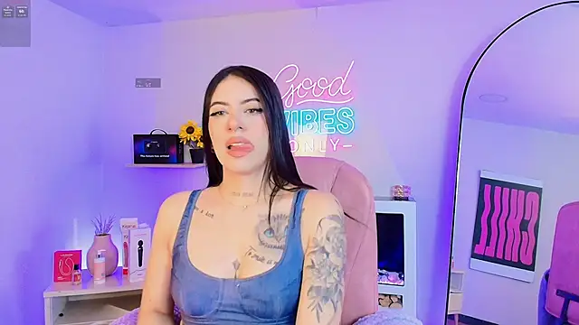 Alice Vixen online show from 05.15.26