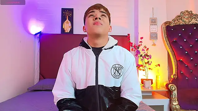 Lucass love online show from 04.18.26