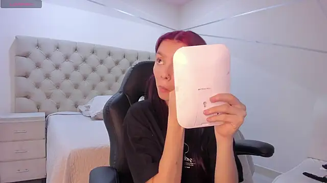 CleoWhite online show from 10.31.25