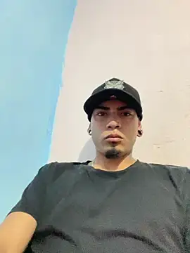 Snapshot of Ricardo2334 chatting on 02.25.26 Ricardo2334 online show from 02.25.26