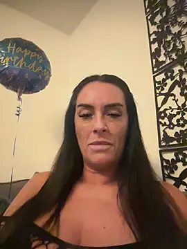 Islaymae gilf online show from 10.18.25