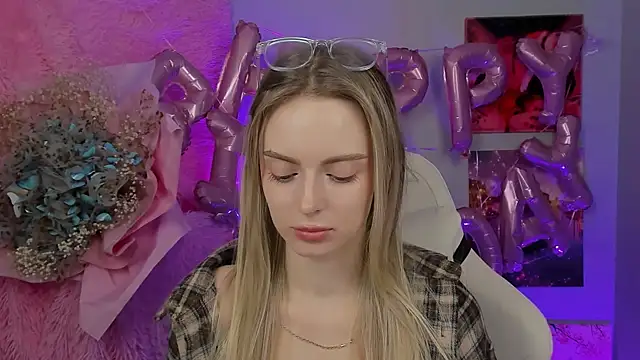 JuliaBrewwer online show from 09.11.25