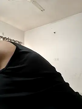 MISS RIYA14 online show from 10.31.25