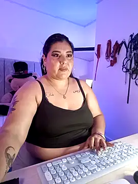 AndreaKinky online show from 11.22.25