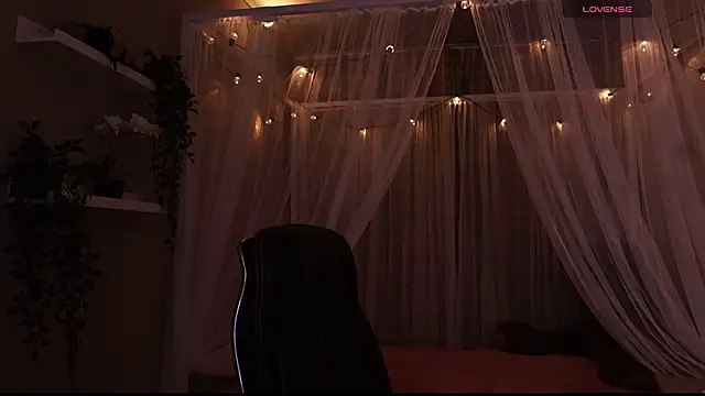 Snapshot of Sabrina_bloom chatting on 09.14.25 Sabrina bloom online show from 09.14.25