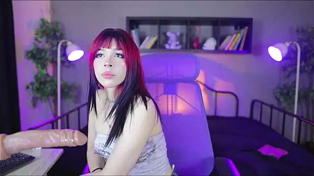 Snapshot of Sabrina_bloom chatting on 09.28.25 Sabrina bloom online show from 09.28.25