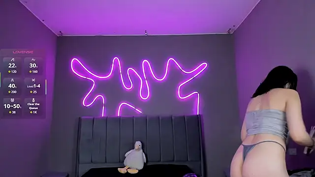 Snapshot of Sabrina_bloom chatting on 10.15.25 Sabrina bloom online show from 10.15.25