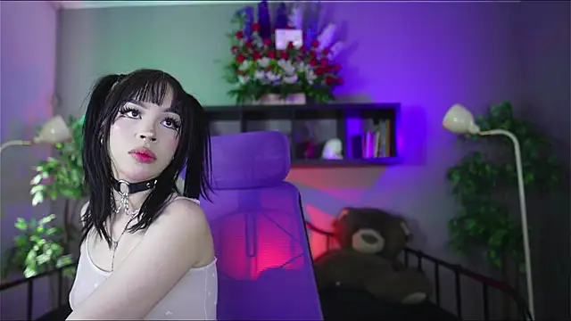 Snapshot of Sabrina_bloom chatting on 11.07.25 Sabrina bloom online show from 11.07.25