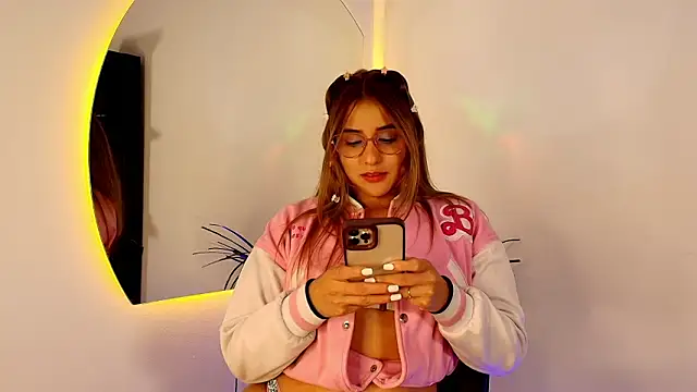 Snapshot of Sophie_Janner chatting on 01.31.26 Sophie Janner online show from 01.31.26