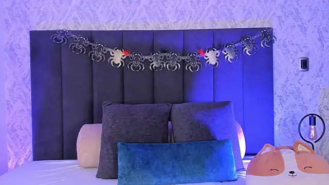 Snapshot of dana_hazze chatting on 10.21.25 dana hazze online show from 10.21.25