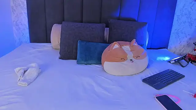 Snapshot of dana_hazze chatting on 12.17.25 dana hazze online show from 12.17.25