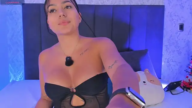 Snapshot of dana_hazze chatting on 12.18.25 dana hazze online show from 12.18.25