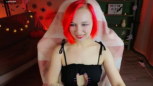 NaomiYoru online show from 10.23.25